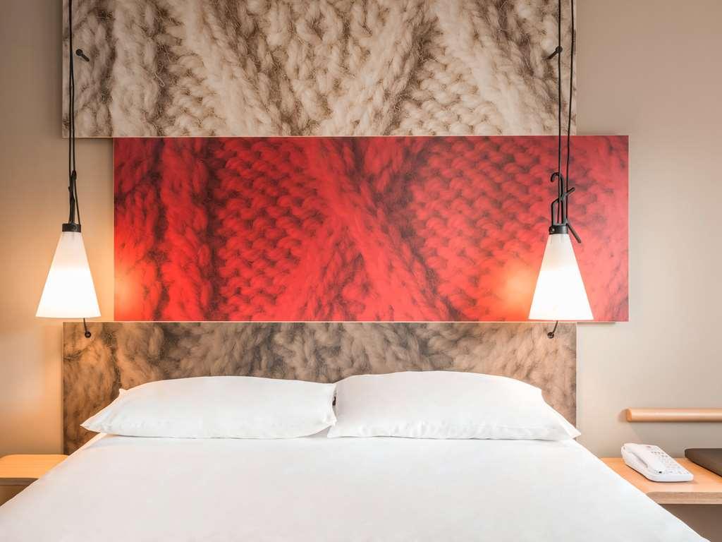 Ibis Archamps Porte De Geneve Quarto foto